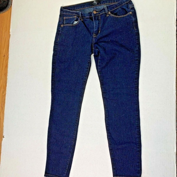 Forever 21 Womens Sz 29 Dark Denim Jeans Skinny 15 in waist laying flat, 8.5 in - Picture 1 of 3